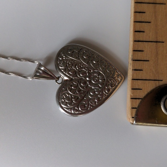 10K Solid White Gold Filigree Heart Necklace + Chain 18.5” 3.10g Pendant - Picture 10 of 11